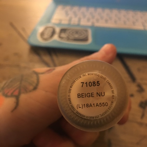 Lise waiter medium to high coverage foundation - Picture 4 of 4